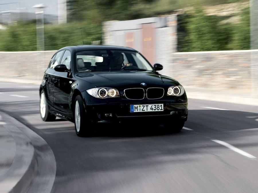  BMW 120i 5-Door 2007 года  (фото 11 из 16)